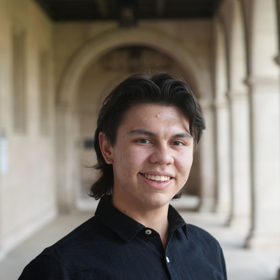 Ian Gomez